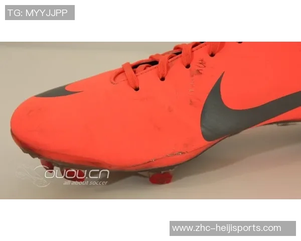 前锋选择足球鞋的关键要素与推荐款式解析