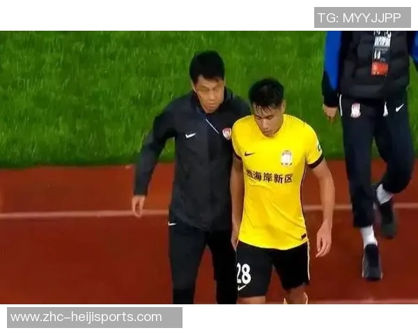 足球踢假球现象严重影响赛事公正性与球迷信任亟需加强监管与惩罚措施